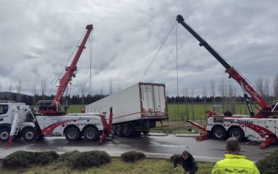 À Pujaut, treuillage et grutage d’une semi-remorque chargée de 25 tonnes de citrons